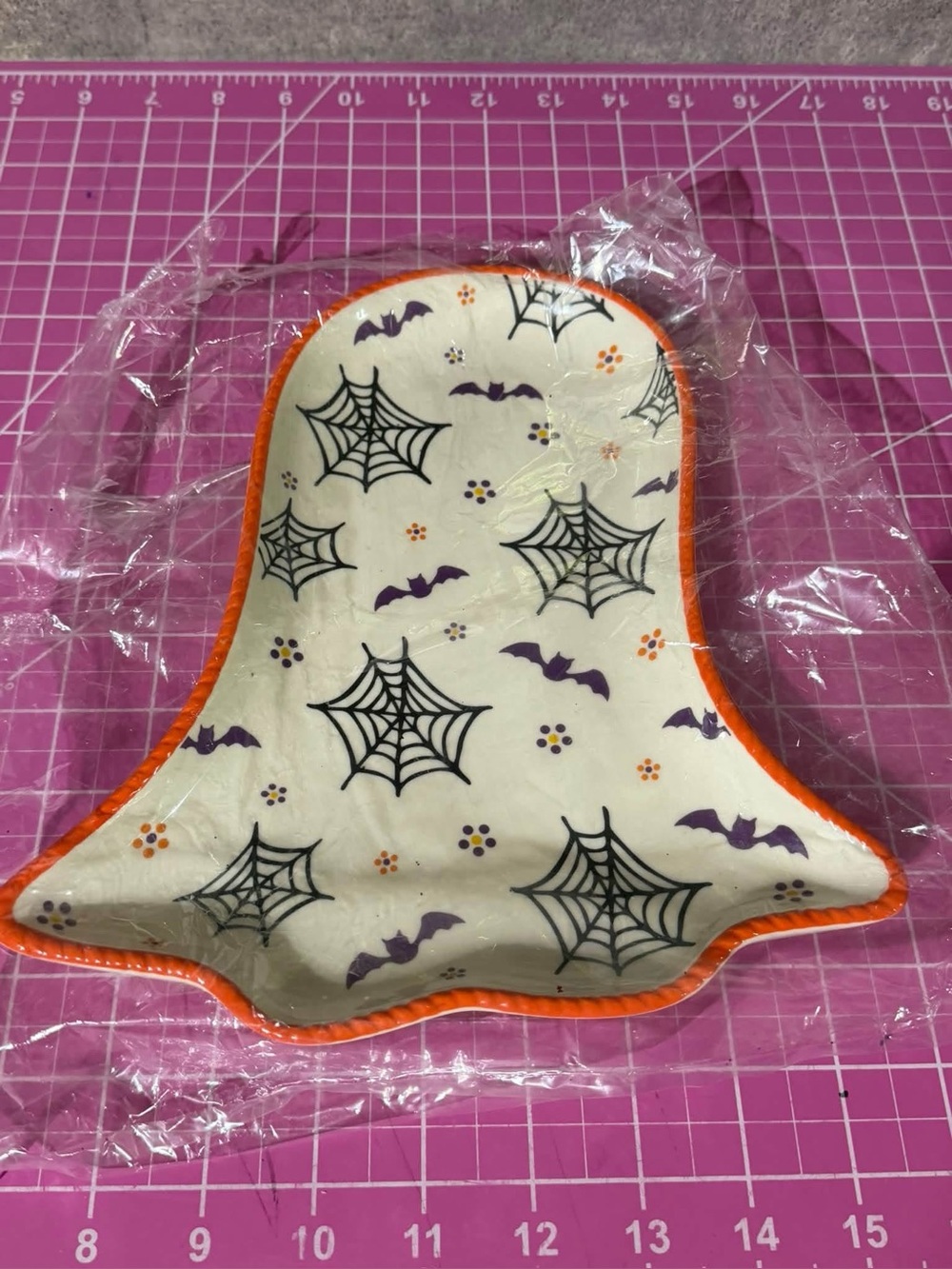 Temptations boofetti figural ghost plate/small platter